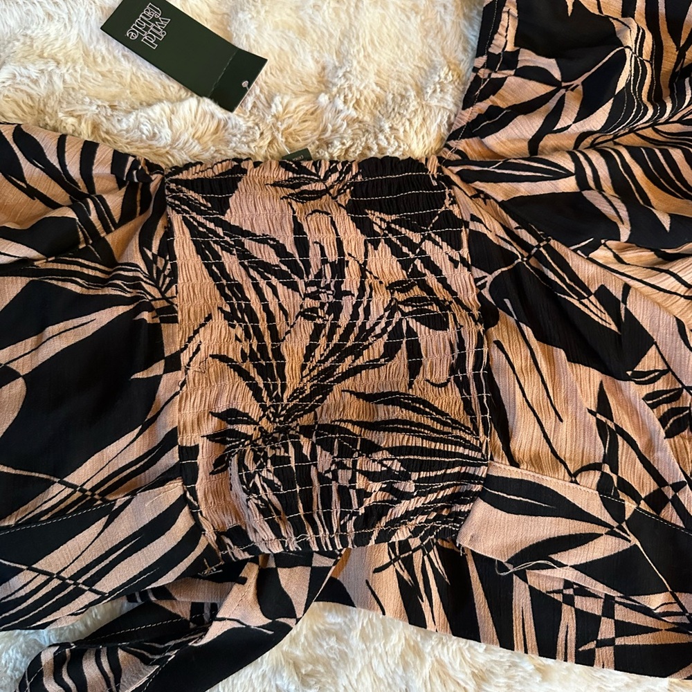 Black and blush tropical Floral top - Picture 5 of 5